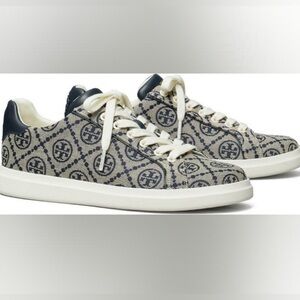 COPY - Brand new Tory Burch Tmonogram sneakers in size 8.5 no box with dust bag